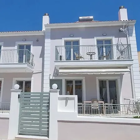Armonia, 100m From The Σάμη